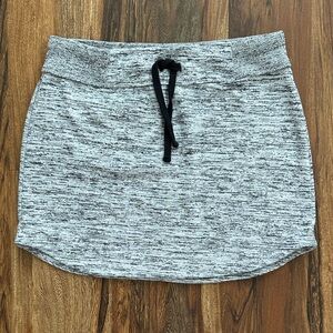 Athleta Downplay Gray Marled Skirt Size Small